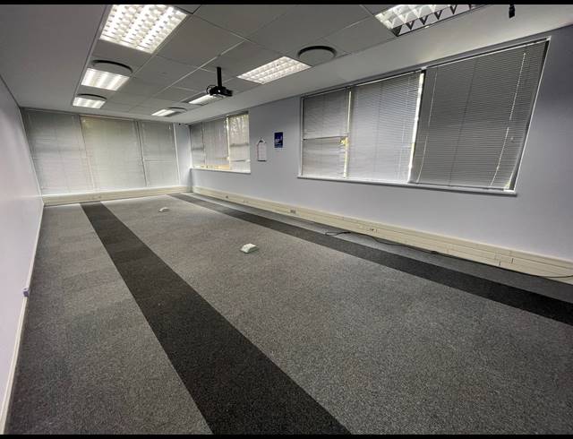 3,440M² OFFICE FOR SALE IN PARKTOWN
